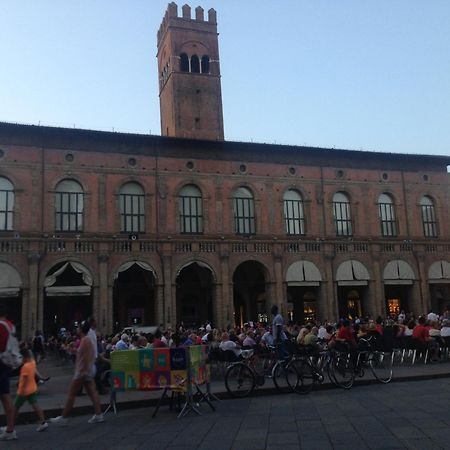 Piccolo Monolocale A Due Passi Da Piazza Maggiore Apartment Bologna Luaran gambar
