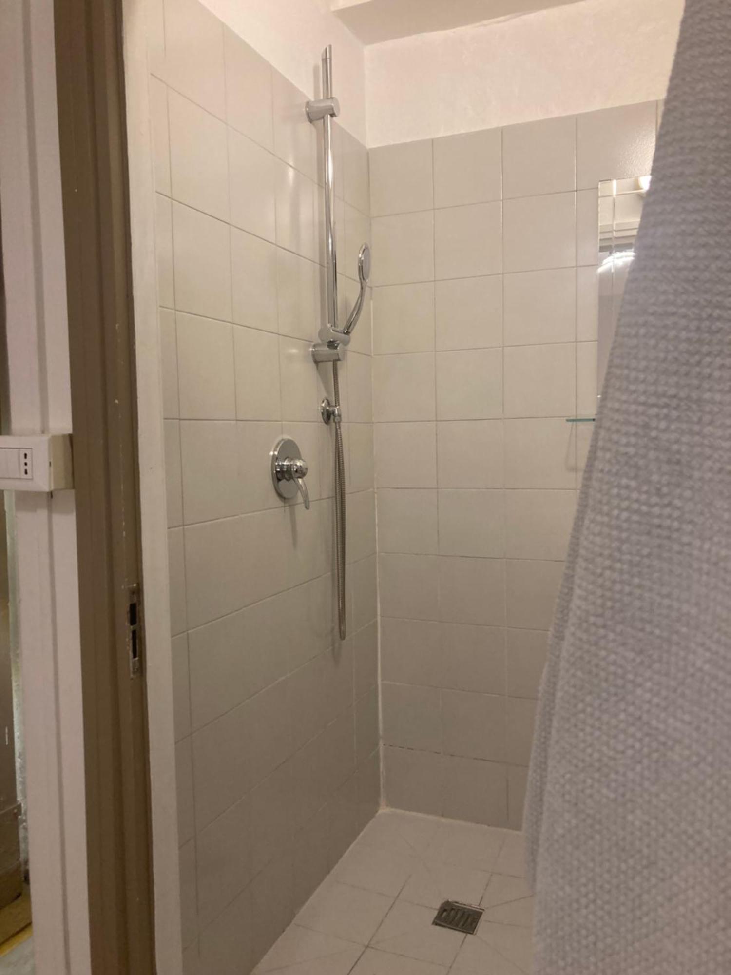 Piccolo Monolocale A Due Passi Da Piazza Maggiore Apartment Bologna Luaran gambar